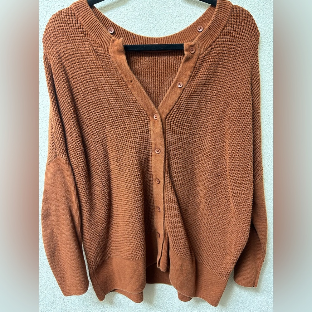 Vetta Convertible Brown Oversized Sweater. Converts to a turtleneck sweater